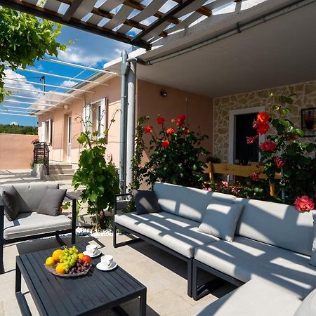 Villa Terra With Heated Pool 산책길 외부 사진