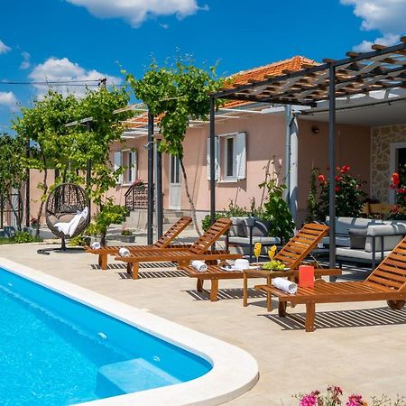 Villa Terra With Heated Pool 산책길 외부 사진